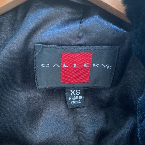 Gallery Faux Fur Coat - Picture 8 of 9